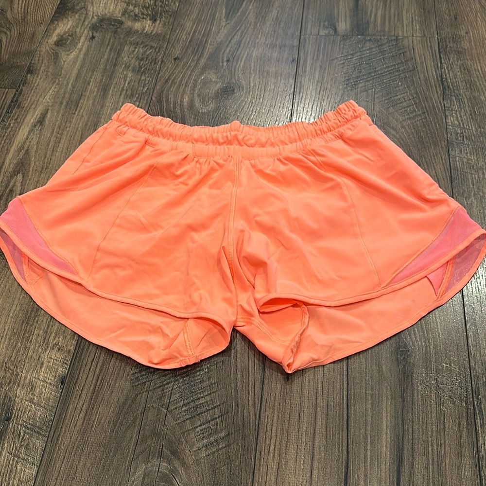 Lululemon Hotty Hot Low Rise Short, Size 6 Tall